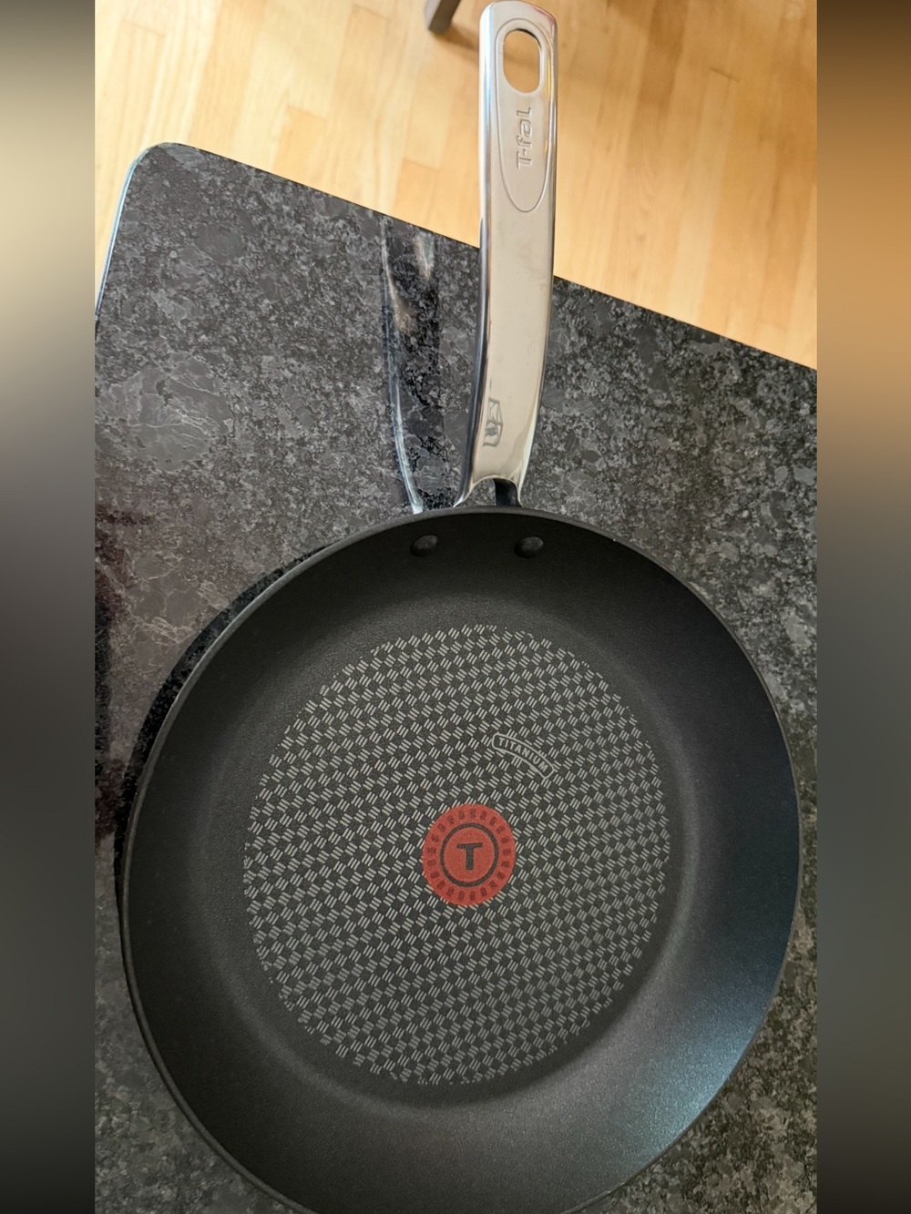 T-Fal ProGrade Nonstick Fry Pan 12 Inch Induction Oven Broiler Safe 500F Black